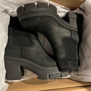 Ugg Brooklyn Chelsea new